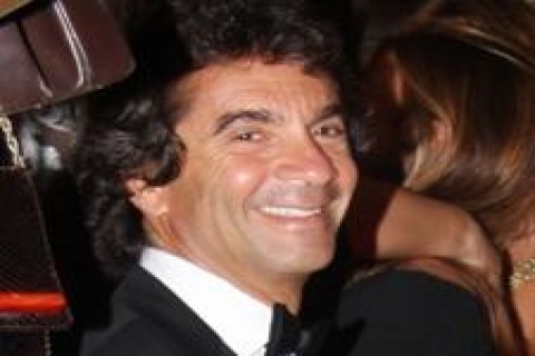 Cem Hakko, Elizabeth Maria Macler'i icraya verdi