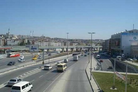 Esenler Belediyesi vatandaşa sadece sabredin diyor!