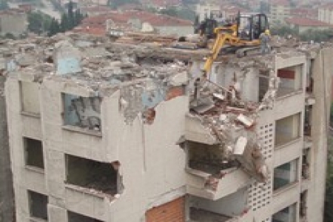 Ankara Büyükşehir Belediyesi 'nden hurda karşılığı yıkım ihalesi!