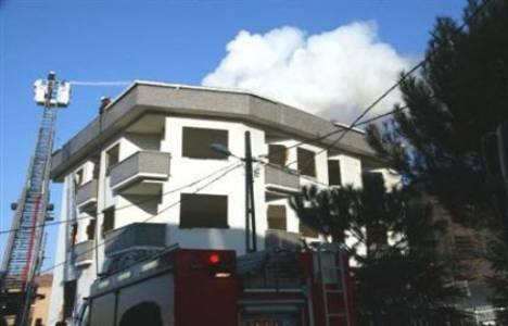  Kadıköy'de kentsel dönüşüm binasını tinerciler yaktı!