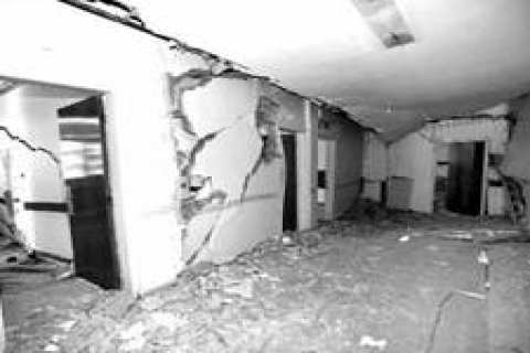 Kazı çalışması İstanbul Fizik Tedavi merkezini çökertti