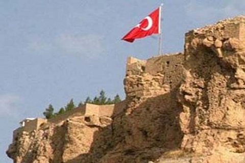 Mardin Kalesi ödeneksizliğe kurban gitti!