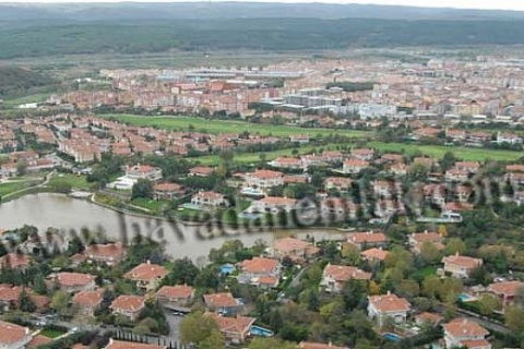 Kemer Country'de 7 milyon TL'ye bahçeli dubleks villa! İcradan! 