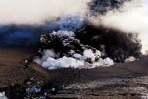İzlanda'daki yanardağın külleri otellere yaradı