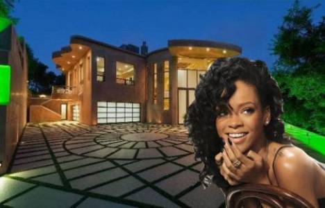 Rihanna, Los Angeles'ta 12 milyon dolara 9 banyolu ev aldı! 