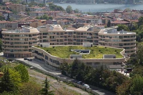 Oneortaköy'de metrekaresi 1.500 dolara ofis! 