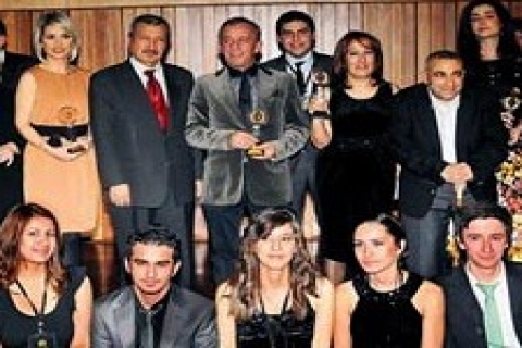 Ali Ağaoğlu, engellilere minübüs sözü verdi!