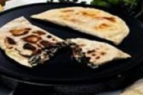 Akel, katmerli fırınla gençleri hedefliyor