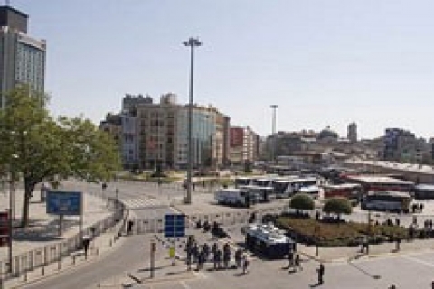 Mücella Yapıcı: Arkeolojik SİT alanına çivi çakılamaz!