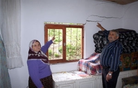 Sakarya'da oturulamaz raporlu evde ölüme davetiye! 