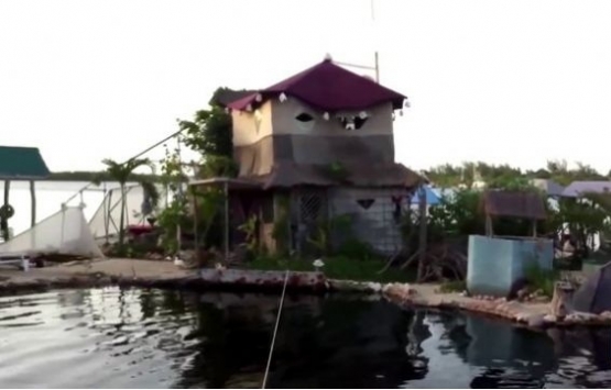 Meksika da 150 bin pet şişe ile ada inşa edildi!