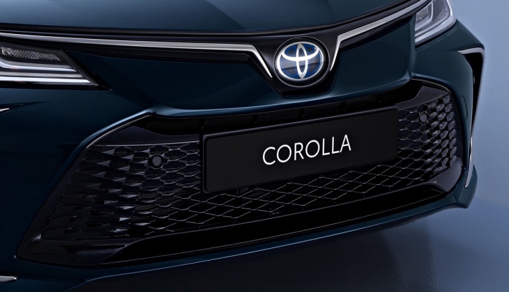  Bu fiyatı görenin gözleri fal taşı gibi açıldı! Toyota'ya gelen zam dudak uçuklatan cinsten! 