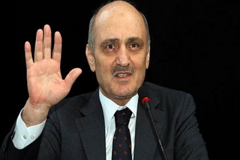 Çevre ve Şehircilik Bakanı Erdoğan Bayraktar, inşaatçının imza çilesine son verdi!