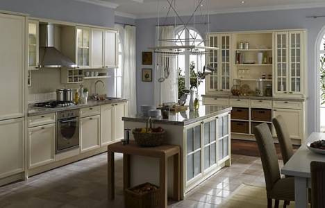 Monaco modeli klasik tarzın şık yorumu olarak öne çıkıyor! 