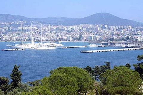 Kuşadası'nda 1.5 milyon TL'ye icradan satılık bahçeli ev!