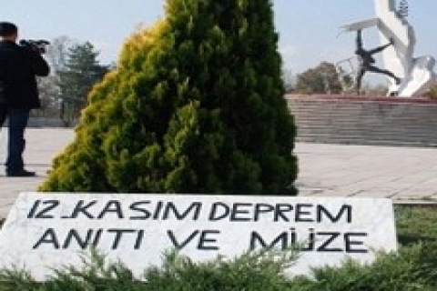 12 Kasım Deprem Anıtı ve Müzesi yer değiştirecek!