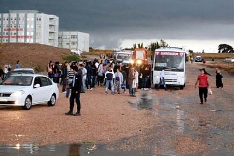 Hatay'daki Karacanlık Köyü İlköğretim Okulu su altında kaldı!