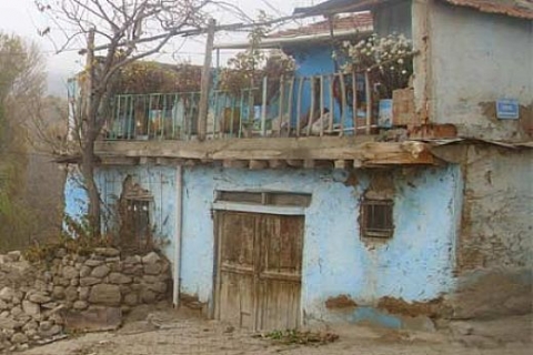 Van Valisi Karaloğlu: Köylerde hasar gören evlerin tamamını TOKİ yapacak!