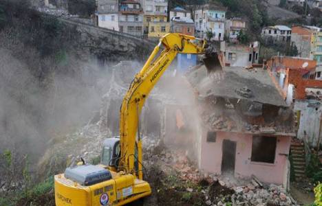 İstanbul'da 4 bin 595 binaya risk raporu verildi!