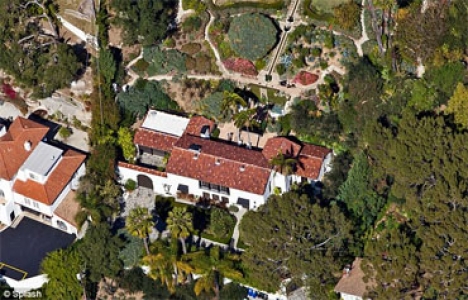  Robert Pattinson, Kristen Stewart'la yaşadığı evi satıyor!