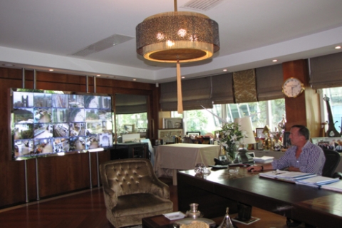 Ali Ağaoğlu, şantiyelerini ofisinden takip ediyor!