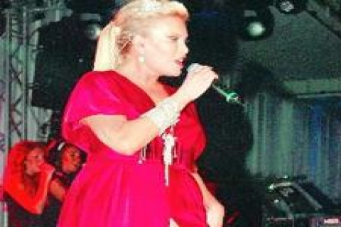 Ajda Pekkan Bebek'te restoran açacak