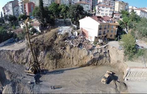 Üsküdar'da heyelana rağmen belediye inşaata devam ediyor!