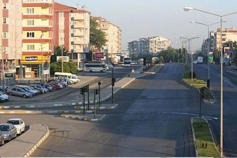 Çorlu'da satılık ticari nitelikli arsa! 1 milyon 975 bin TL'ye!