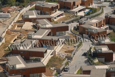 Çubuklu Vadi Evleri'nde Cem Hakko ile Şebnem Dinçgör komşu oluyor!