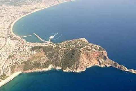 Antalya Alanya'da 3.7 milyon TL'ye icradan satılık tarla!