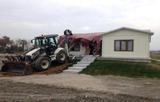 Urla'da kaçak yapıya geçit yok!