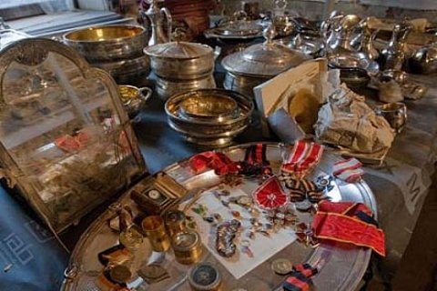 Rusya'da Puşkin'in büyük dedesinin konağında hazine bulundu!