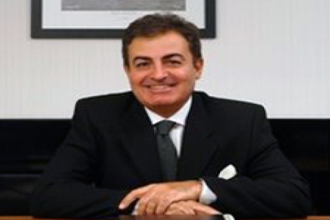 Akmerkez'in patronu gözünü nükleere dikti