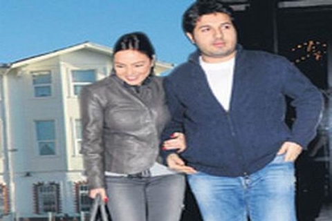 Ebru Gündeş ve Rıza Zarrab, Kanlıca'da iki yalıyı tüp geçitle bağlıyor! Sapphire'de de ofis var!