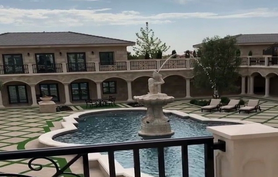 Floyd Mayweather Las Vegas ta ev aldı!