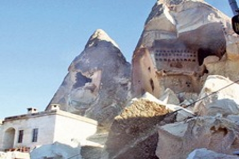 Kapadokya'daki peribacalarından biri çöktü!