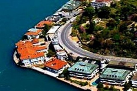  Zeki Paşa Yalısı, 3 bin metrekare kapalı alanına rağmen Arap aileye küçük geldi!