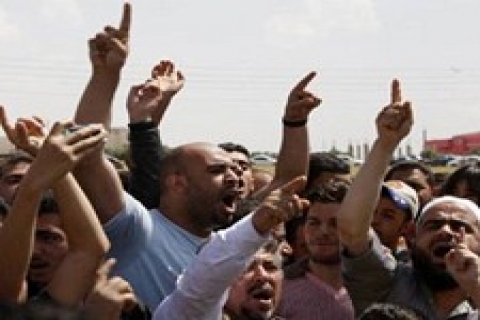 Libya, Suriye, Mısır'daki isyanlar çimento harcını bozdu!