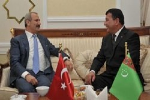 Müteahhitlerle Türkmenistan'da 4.5 milyar doları yakalayacağız!