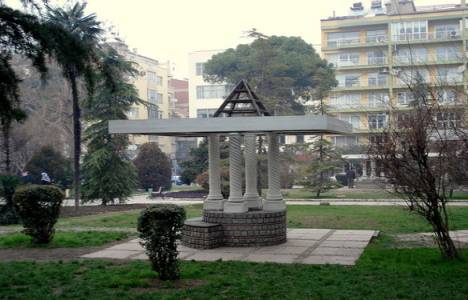 Manisa Ulupark'taki yürüme yolları ve bordürler yenileniyor!