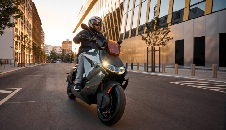 BMW’nin elektrikli scooter ında dev fırsat! İşte BMW CE 04’ün 2 Ekim 2022 fiyat listesi…