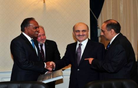 Bakan Bayraktar,Singapur Dışişleri Bakanı'nı makamına kabul etti!