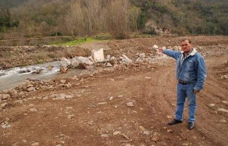 Gölcük'te 20 tonluk köprü çalındı!