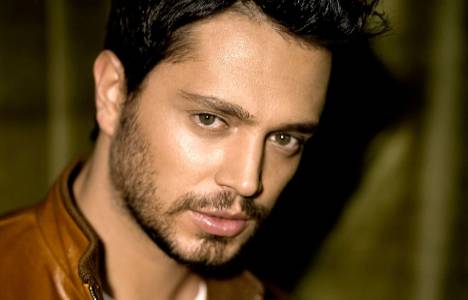 Murat Boz 7 bin liraya 3 katlı villa kiraladı!