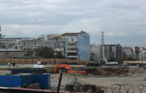  Tarlabaşı'nda kentsel dönüşüm molozları ve çöpleri toplanmıyor!