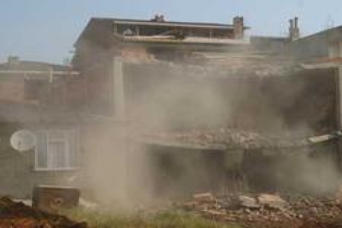 Tuzla Belediyesi, kaçak yapıları yıktı!