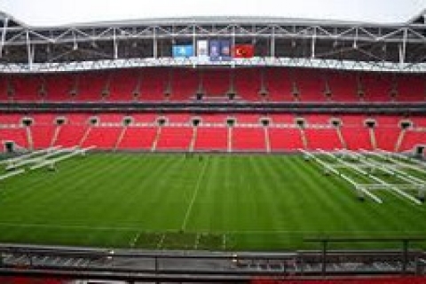 Işın çelebi, Erdoğan Bayraktar'dan özür diledi!