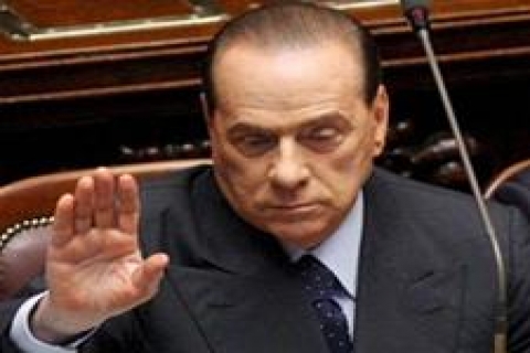 Berlusconi, villasına gergedan ve fil heykeli aldı