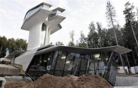 Naomi Campbell'in evi uzay mekiği mimarisine sahip ! 