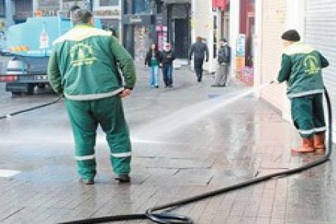 İstiklal Caddesi 'nde binanın yakıt tankı patladı!